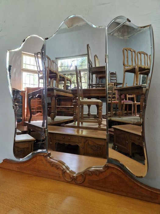 Тоалетка масив с тройно огледало