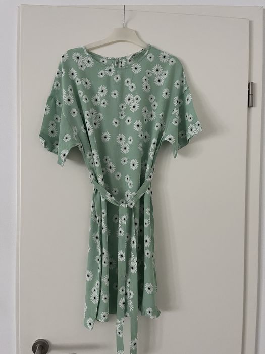 10 Hainute marime S+ 6 rochite de ocazie