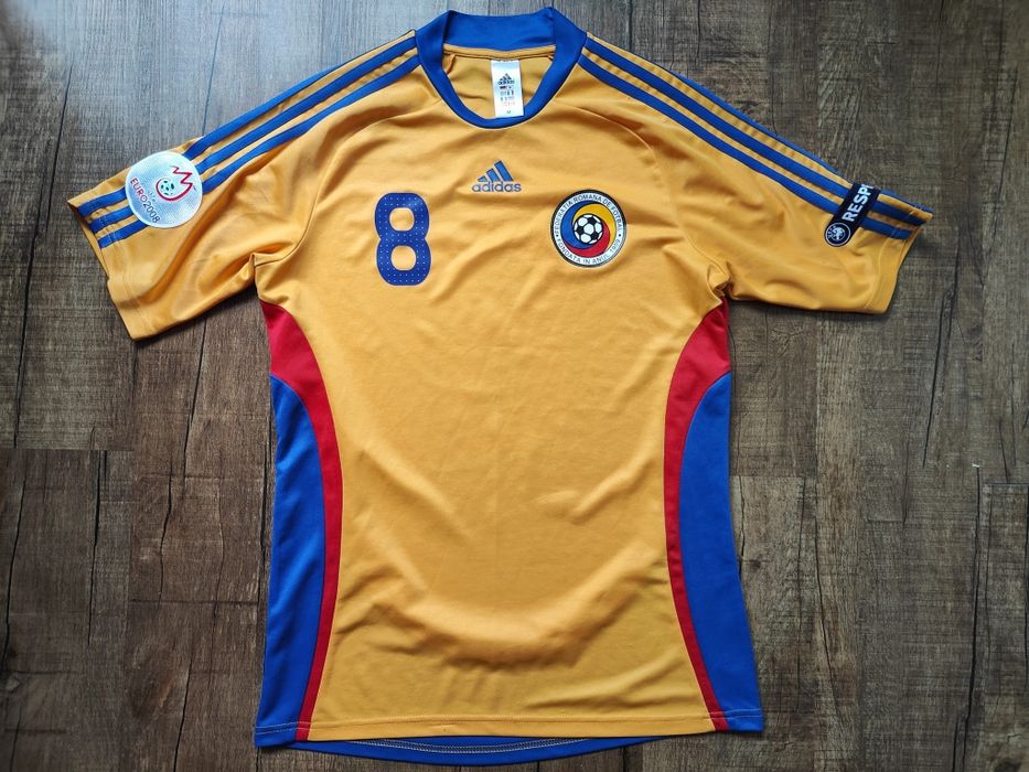 Tricouri de fotbal Romania - prețuri și mărimi in descriere