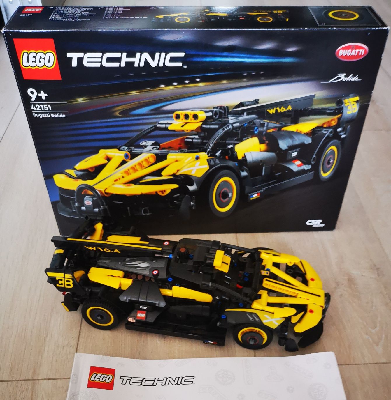 Lego Technic болид Bugatti