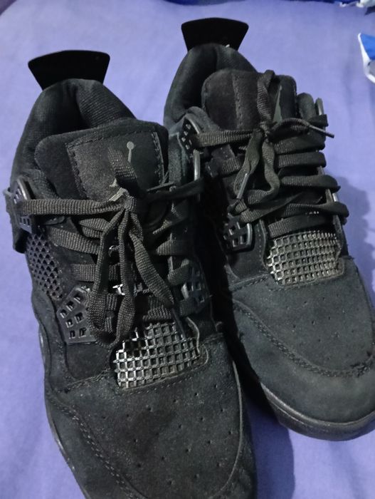 Vând Jordan 4 black