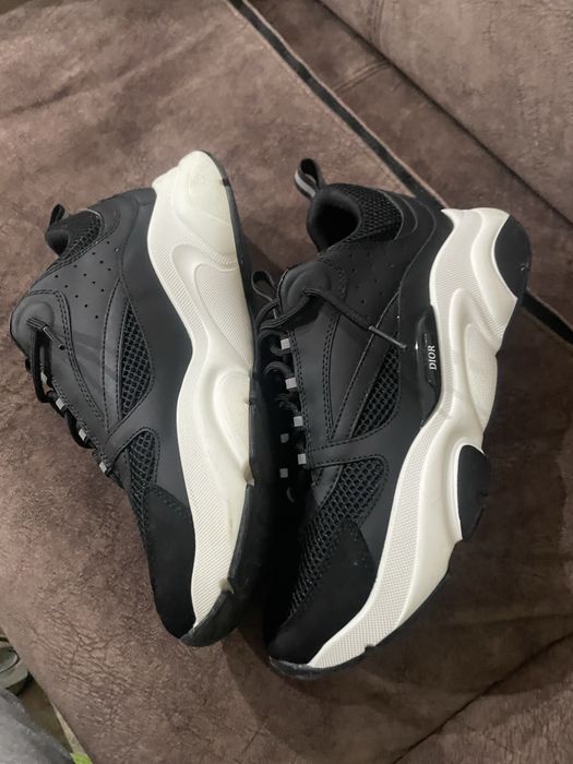 Dior b22 leam purtat de doua uri