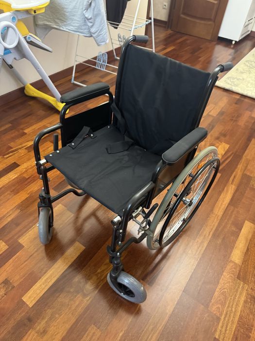 Кресло коляска с ручным приводом