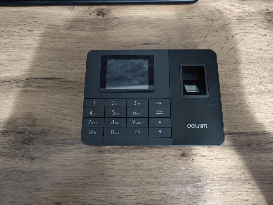 Устройство для контроля посещяемости