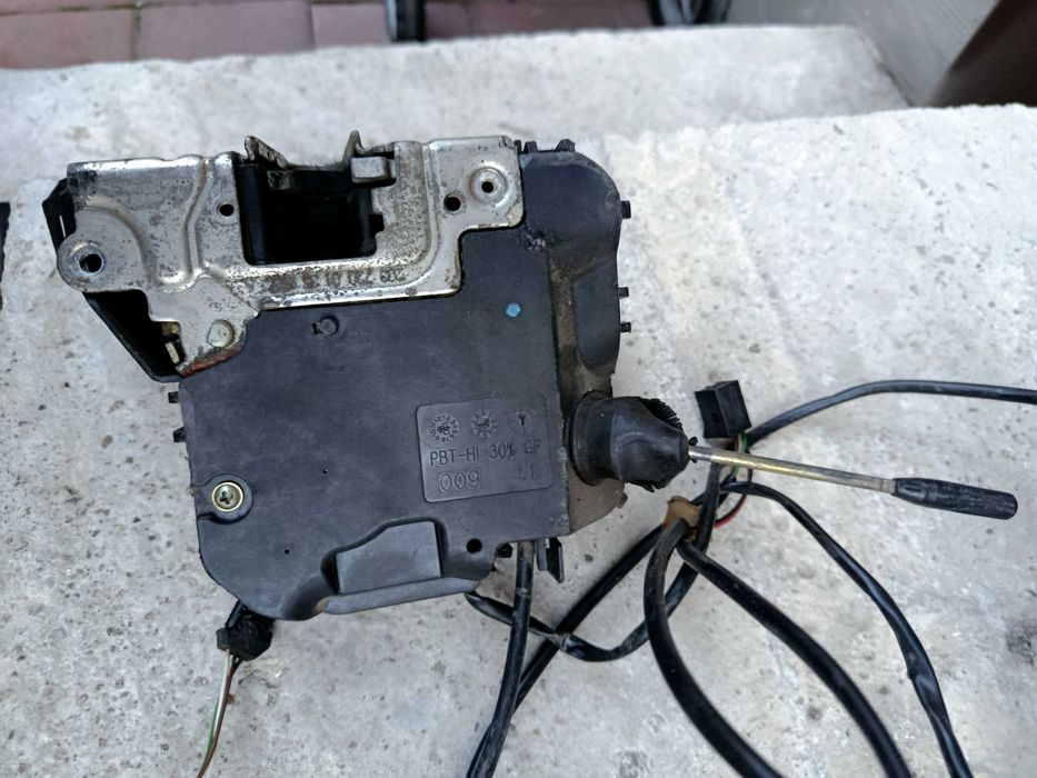 Лява предна брава за Мерцедес w203, c class