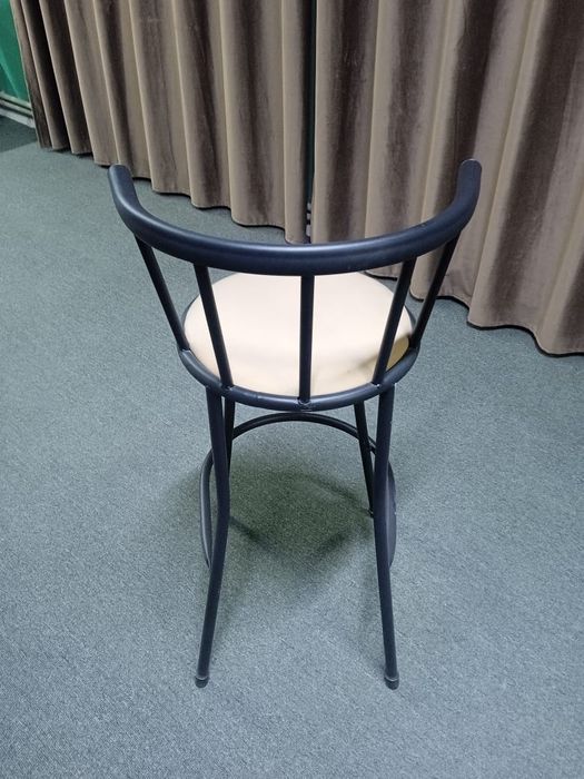 Барный      стул