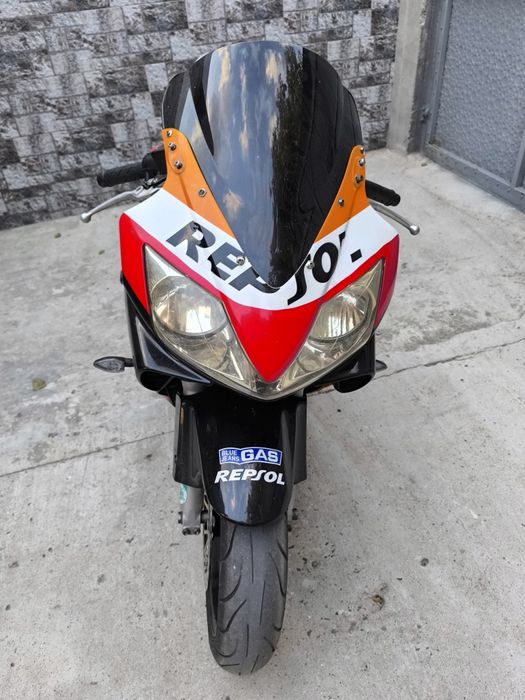 Honda cbr f4 Само на части хонда цбр