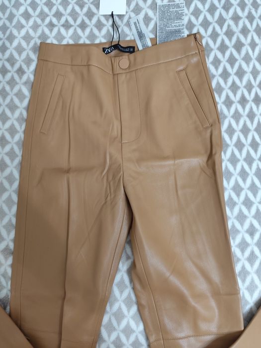Pantaloni piele ZARA