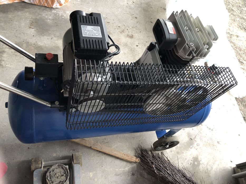 Vand compresor aer cu piston,cu ulei ,Airmaster 100 litri,10 bar