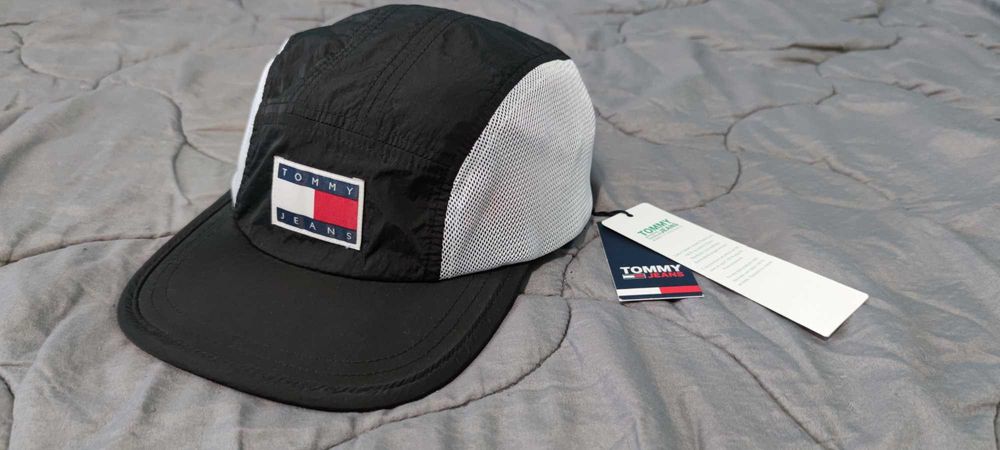 Tommy Hilfiger Шапка РАЗПРОДАЖБА