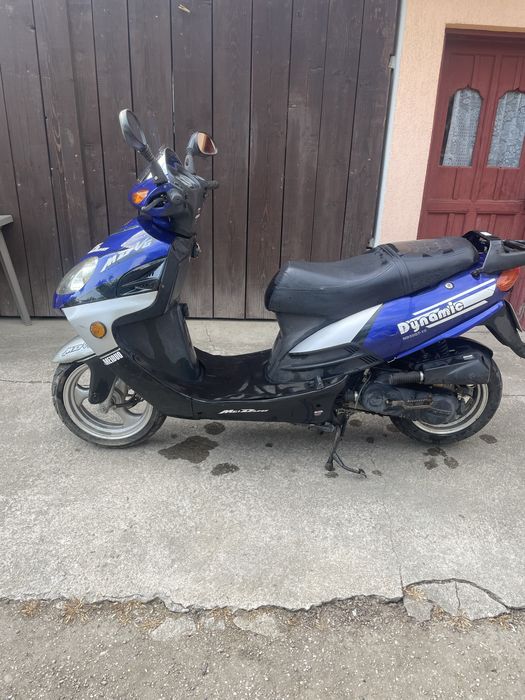 Scuter de vanzare 49cc