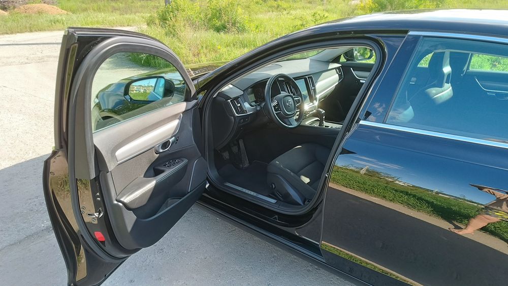 Volvo S90 Momentum – Întreținut impecabil, 108.000km, Pachet Business