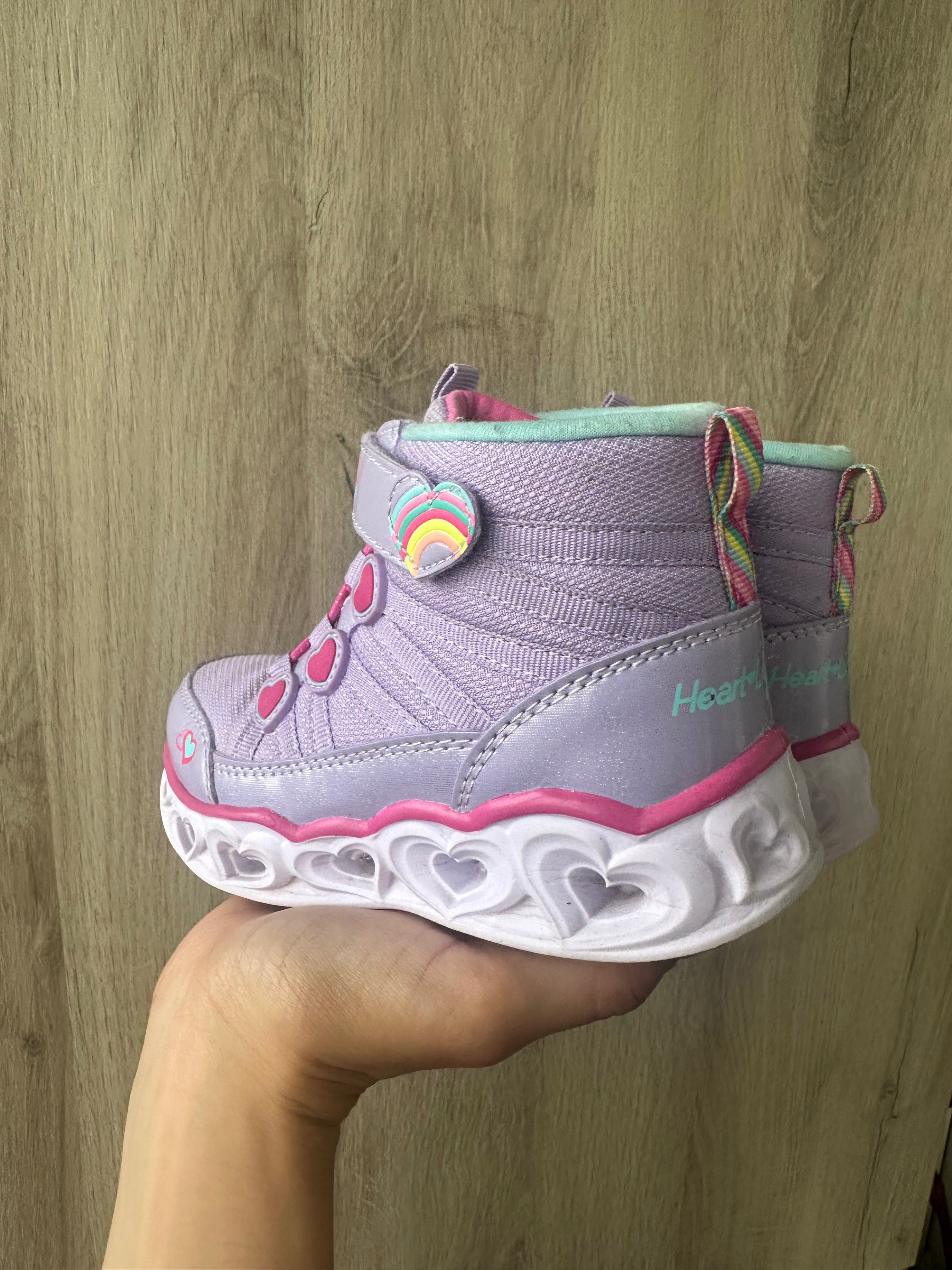 Skechers 26 номер за момиче светещи