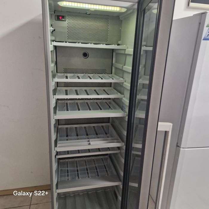 Охладител за вино SIEMENS KS38WA40/iQ700