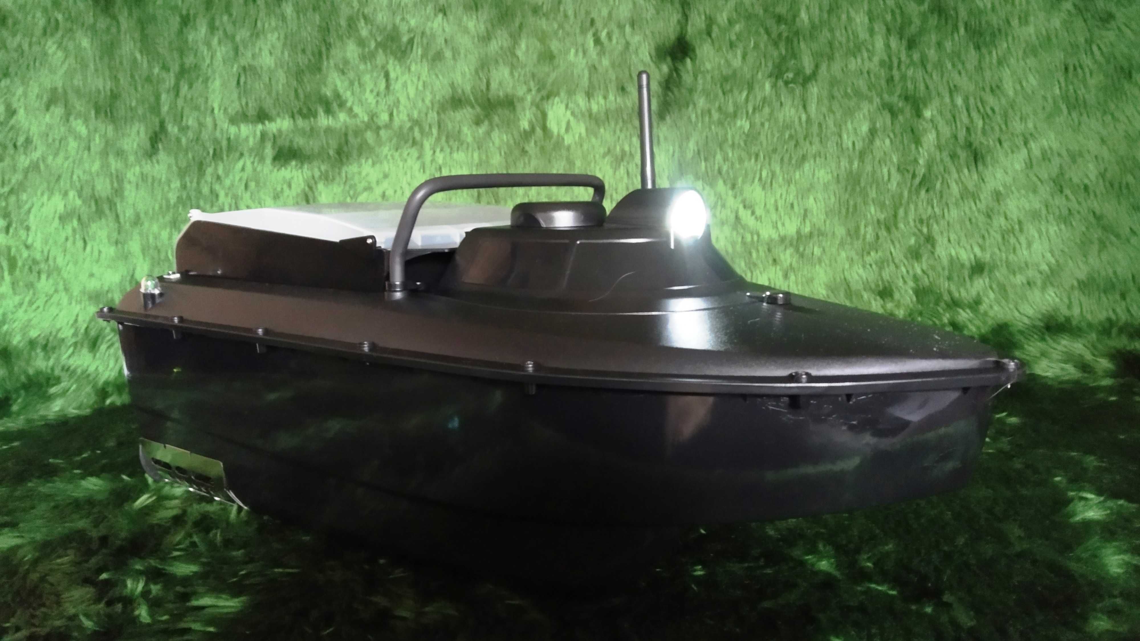 Лодка за захранка с GPS ; сонар ; автопилот ; 7,4V ; 16+1 поз.