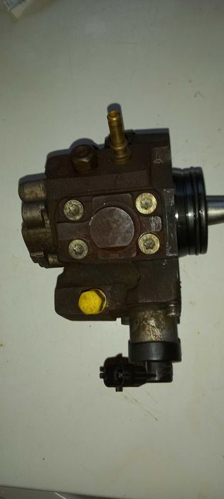 Vand injectoare si pompa presiune nissan qashqai j10 2 2007 diesel