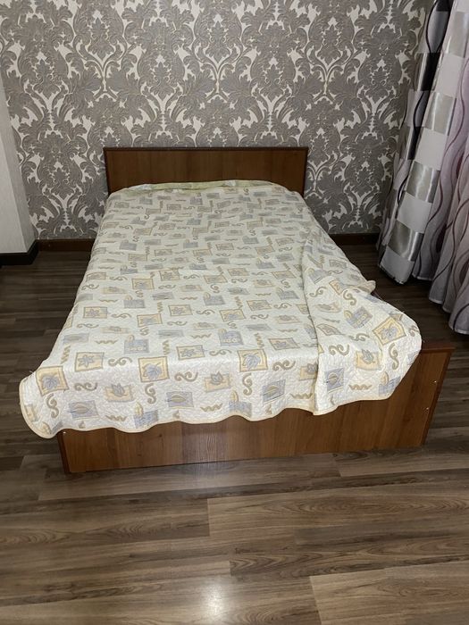 Классическая кровать