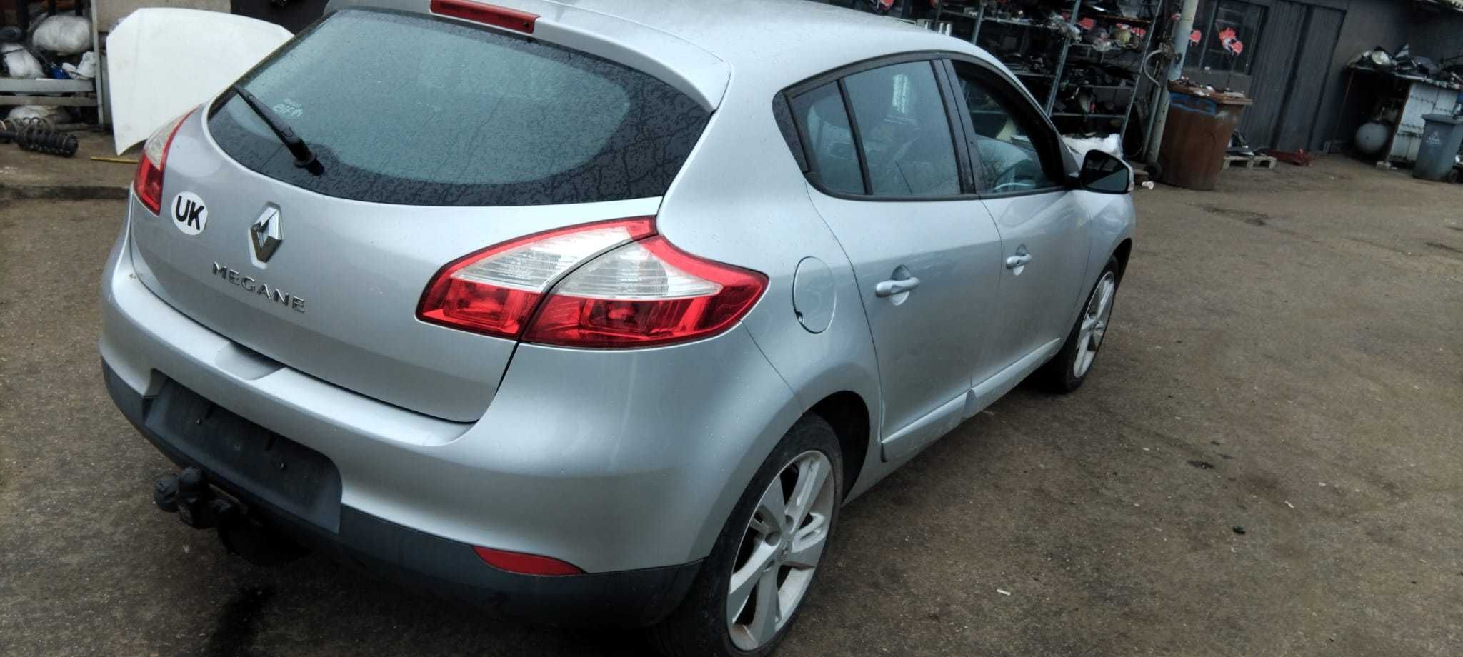 Dezmembrez Renault Megane 3 1.6 B an 2011