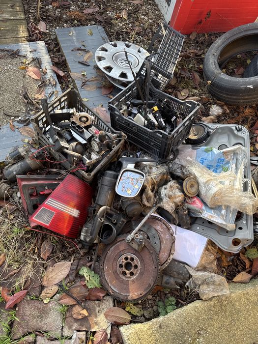 Vand urgent ,400 lei  ,toate piesele de golf 4 diesel din poze