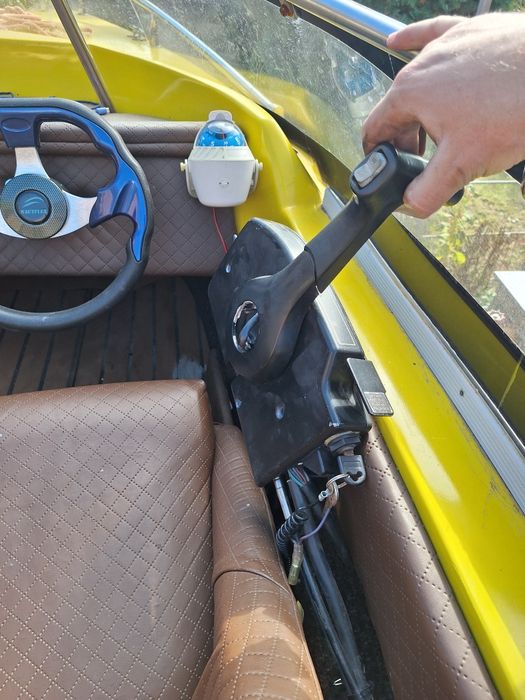 Vând motor mercury 60hp  2 timpi