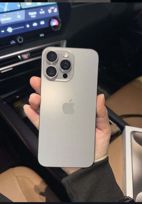 СРОЧНО продам15 про мах 256гигов