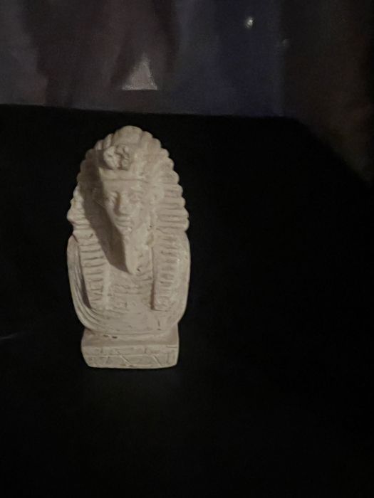Bust vintage al faraonului Tutankhamon,din piatra de alabastru egiptea