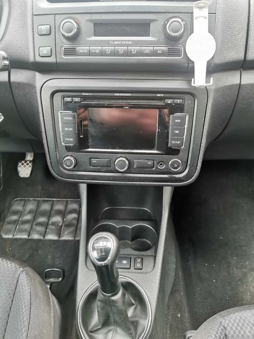 dezmembrez skoda fabia 2 facelift cod motor CAYC/capota fabia 2/faruri