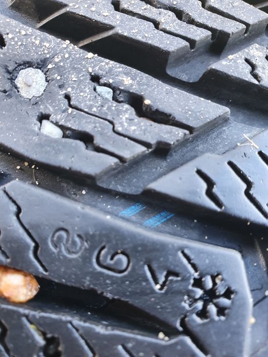 Nokian Hakkapelliita, 225/50/17" anvelope iarna import Finlanda 8mm