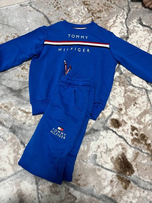 Двойка Tommy Hilfiger