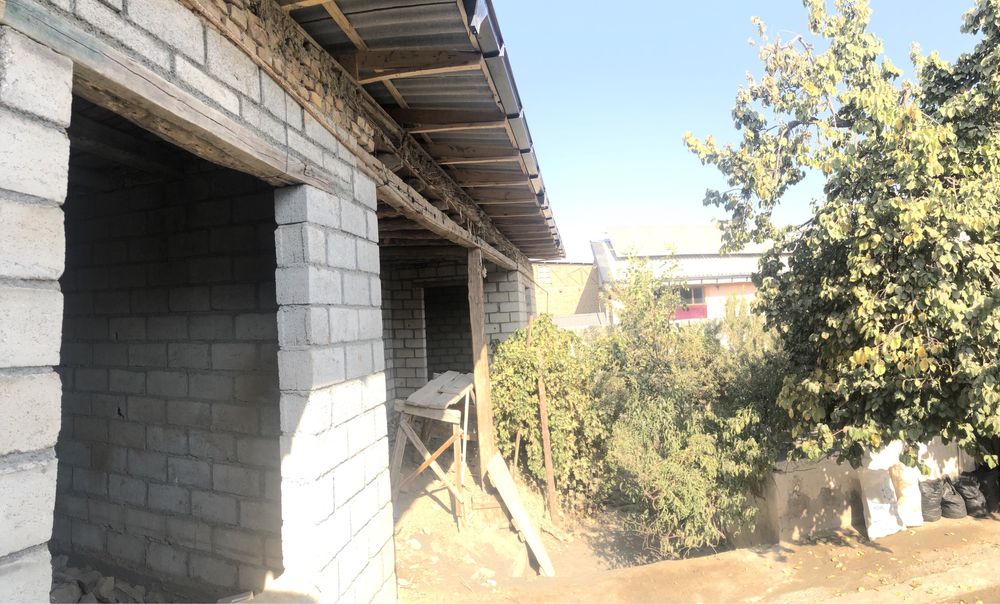 Navoiy shahar vakzal mira kochada 4xonali xovli sotiladi.