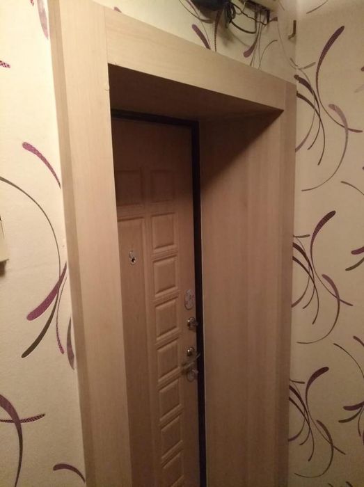 Установка межкомнатных и железных дверей реставрация