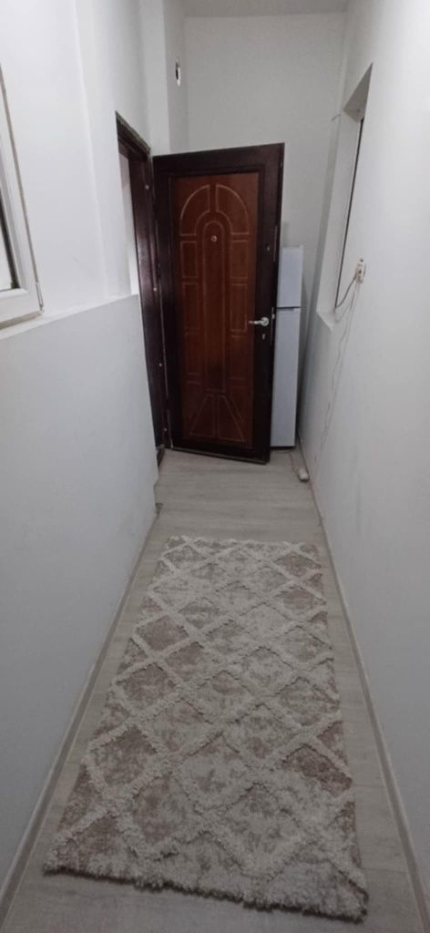 Casa de închiriat singur in curte