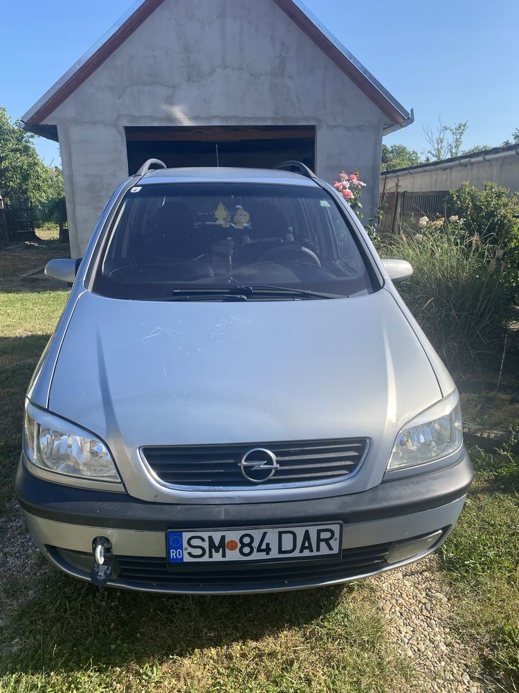 Vând Opel Zafira detalii la nr de telefon sau privat