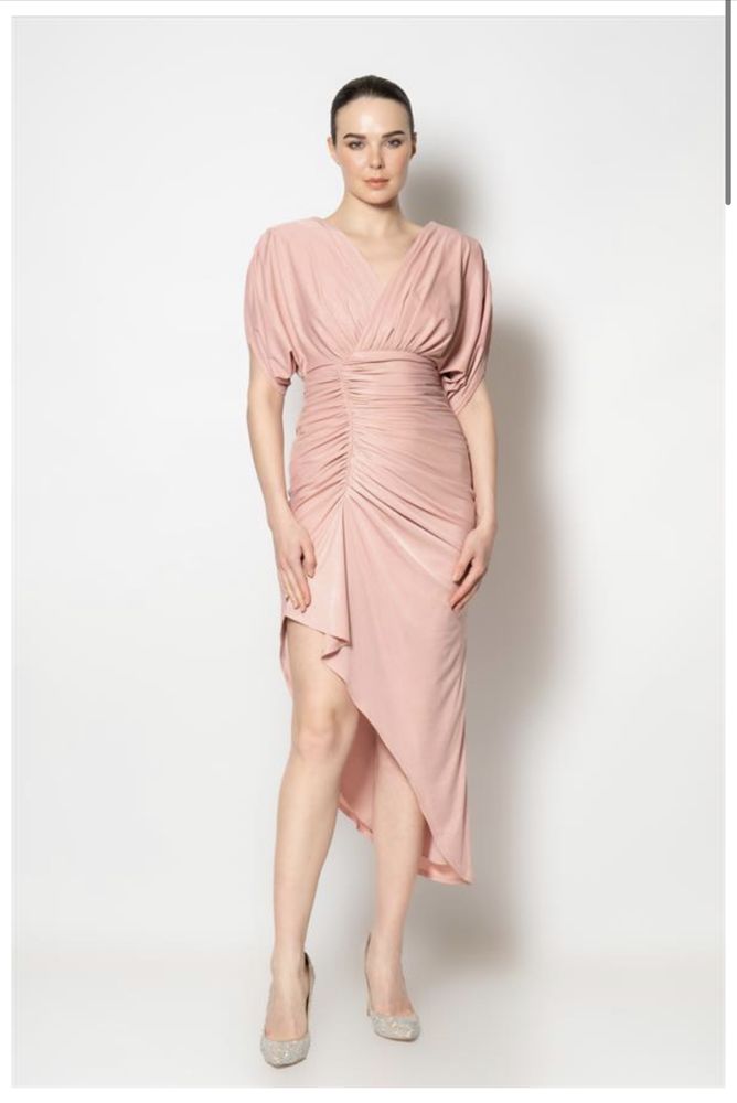 Нова дамска рокля в нежно розово