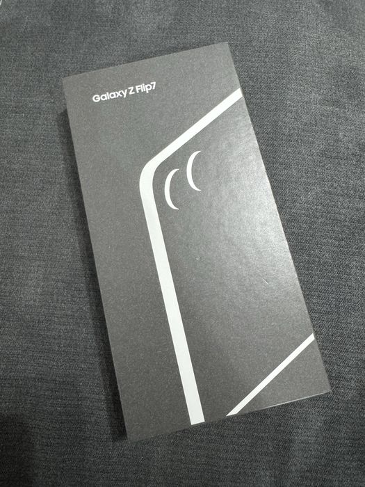Samsung Z Flip 7 256Gb JetBlack Sigilat*
