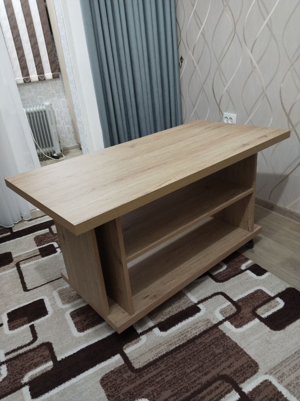 Новый журнальный столик на роликах.