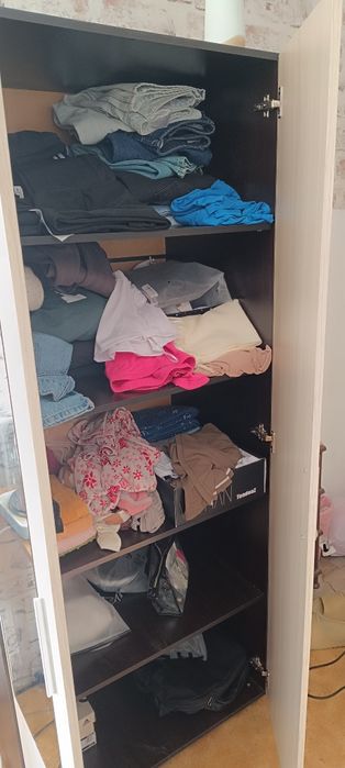 Гардероб за дрехи, продава се, защото вече не е необходим.