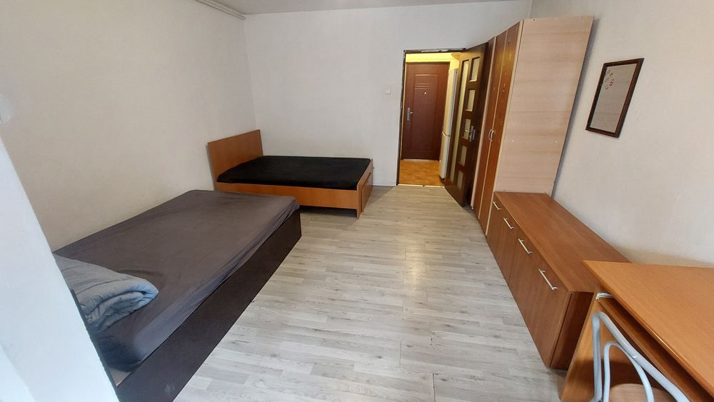 Închiriez garsonieră în Brașov
