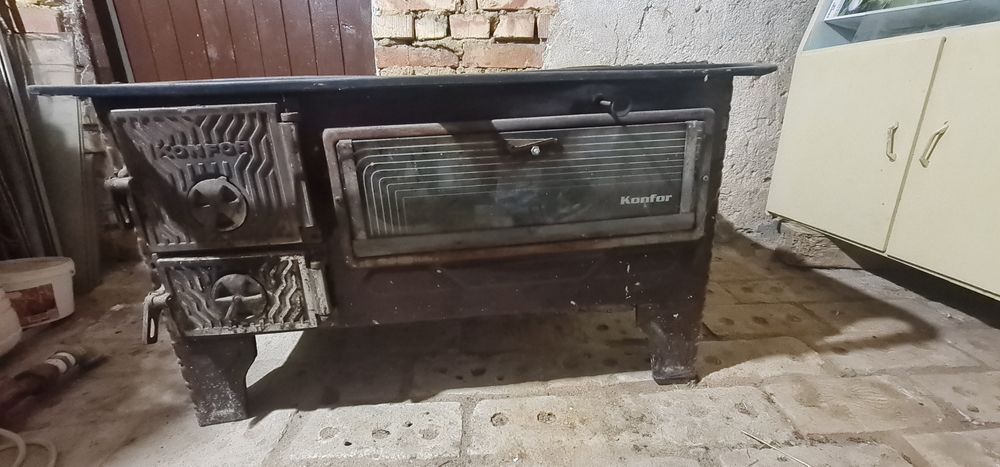 Продавам 2 печки на дърва 200 лв