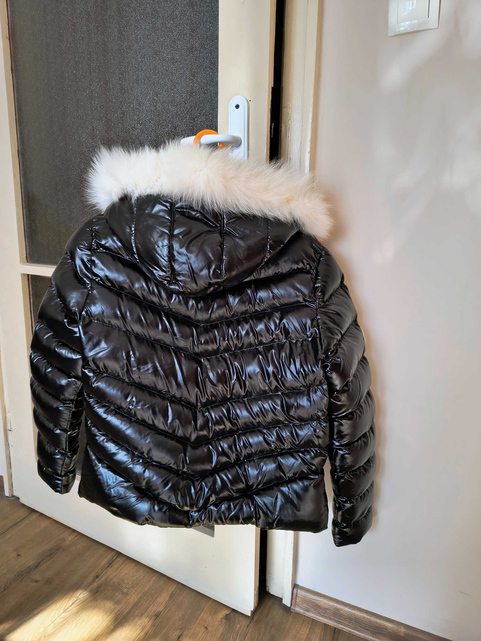 Зимно яке Moncler със силиконов пух