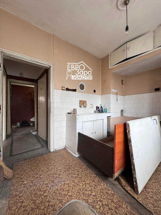 Тристаен апартамент за продажба в района на Второ Основно Училище