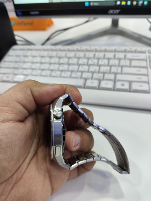 Продаю любимые часы