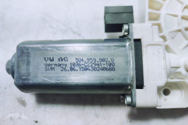 Motoras macara dreapta fata 5q4959802b Volkswagen VW Golf 7  [din 2012 pana  2017] seria