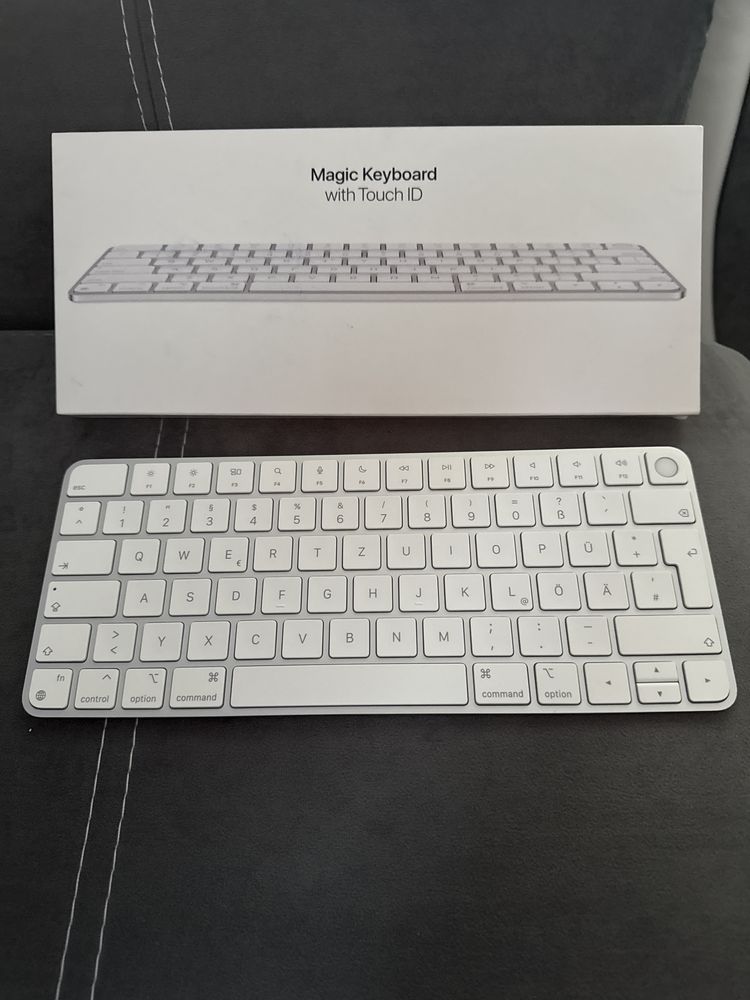 Magic Keyboard with Touch ID Apple