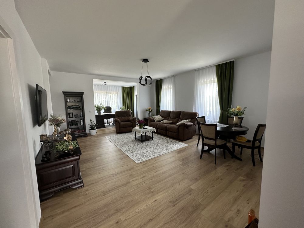 Teren de Vis 7650 mp la Marginea Padurii str Izvorului cu Utilitati