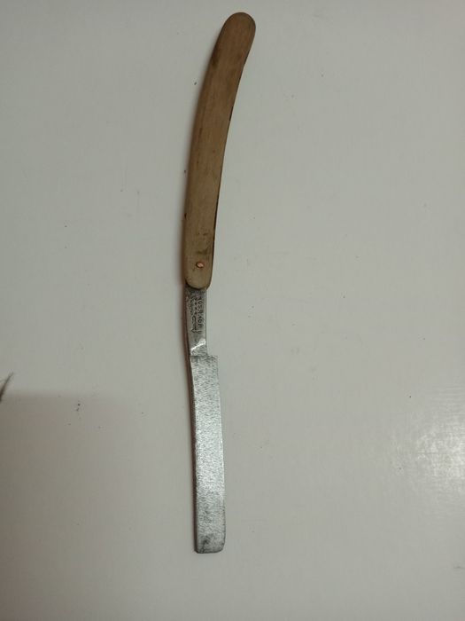 Brici vechi cu stanta