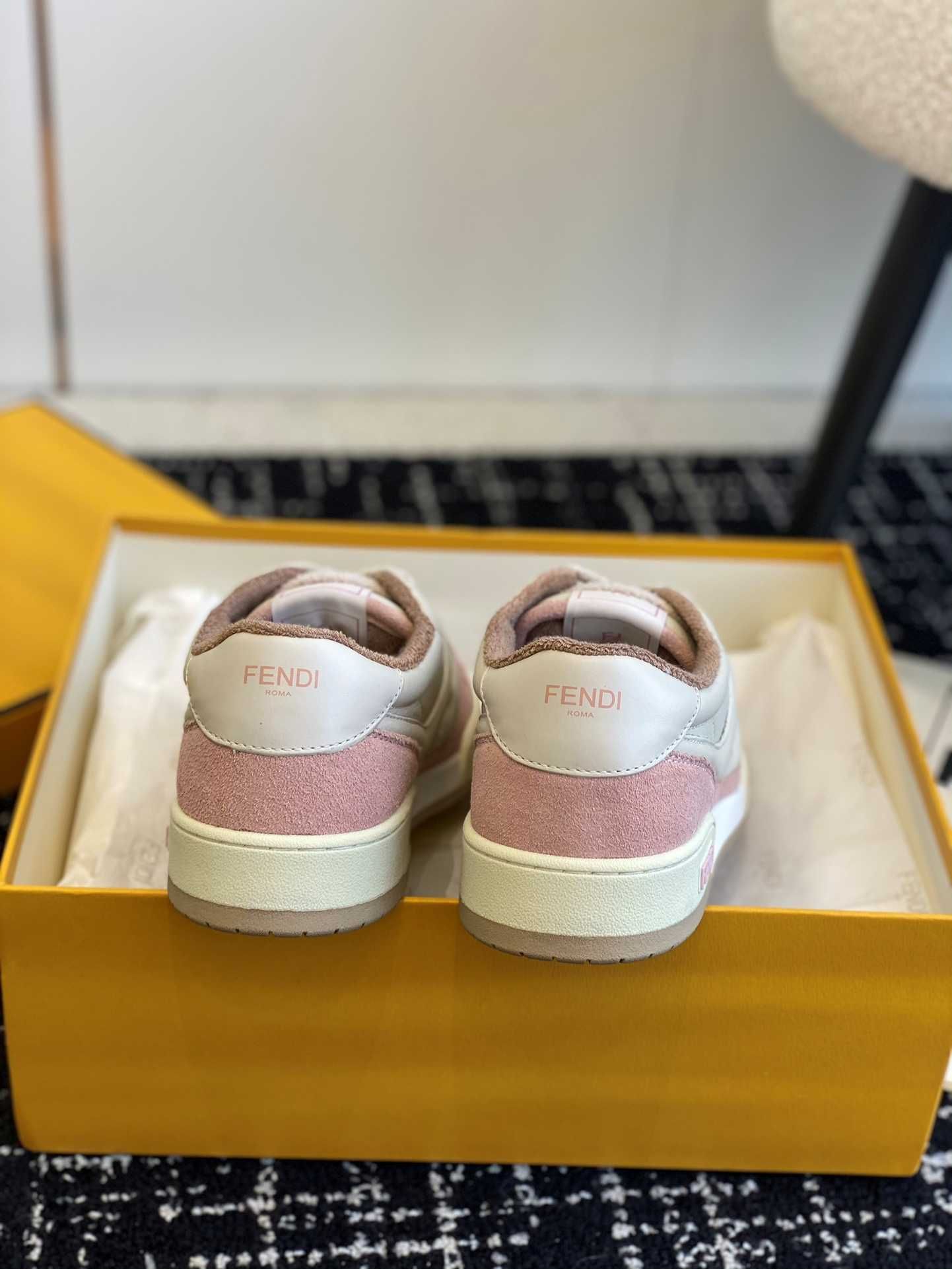 Fendi/Фенди различни модели