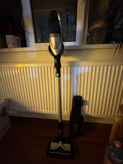 Aspirator vertical Rowenta Air Force 360