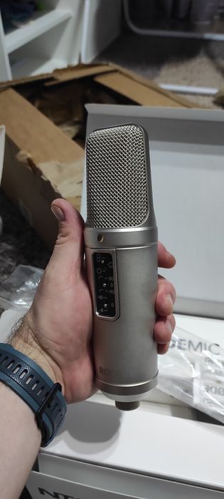 Microfon studio Rode Nt2a nou