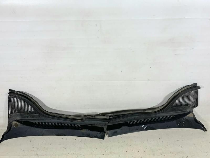 Grila stergator parbriz Volkswagen Passat CC (2008-2012) 3C8819403